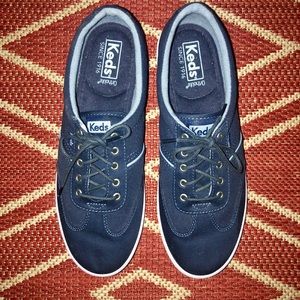 Ked’s women’s lace up sneakers in navy